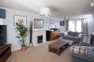 Sitting Room (1)- click for photo gallery